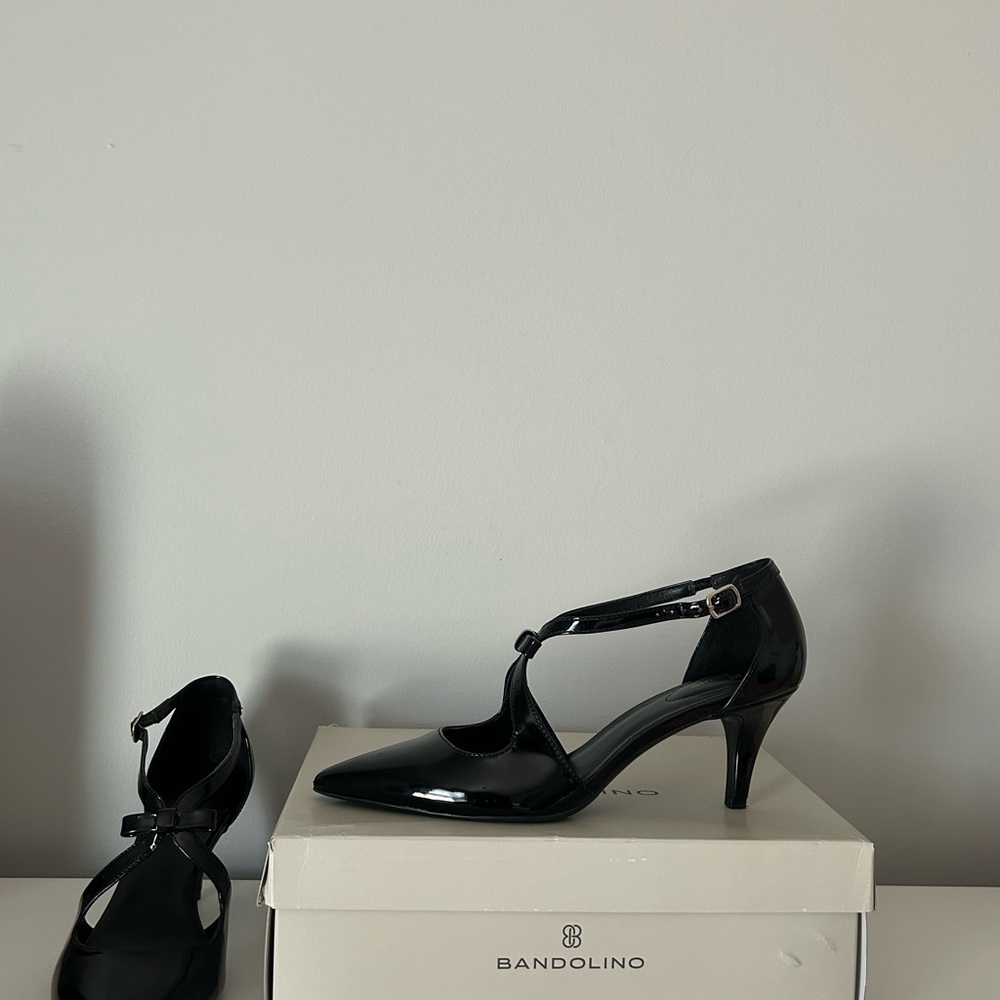 Bandolino Black Patent T-Strap Heels